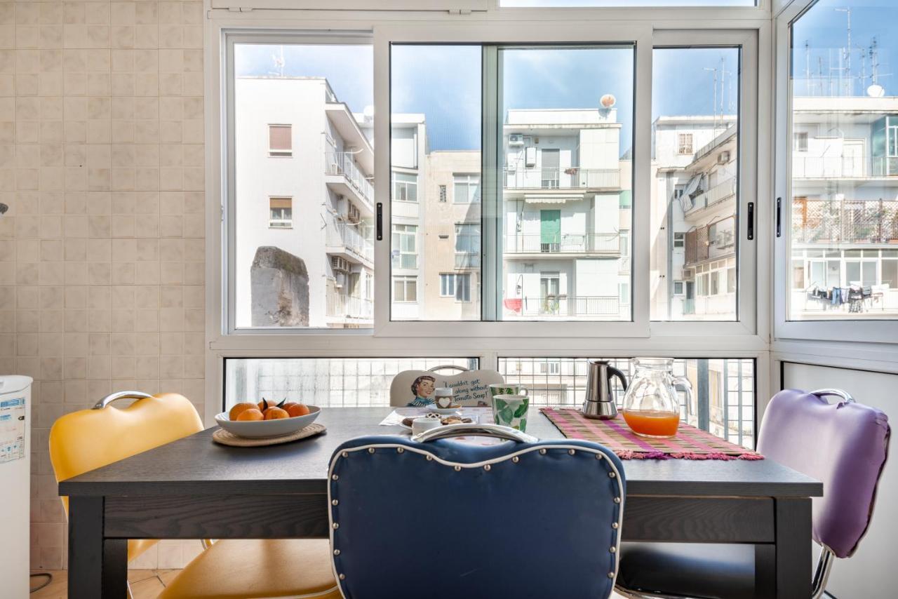 Central & Comfy Apartment With Veranda Bari Esterno foto